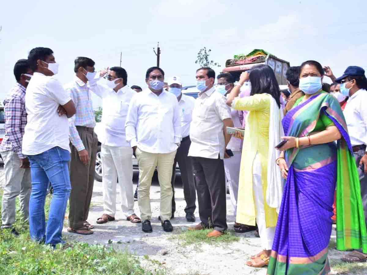 టీఆర్ఎస్ విజ‌య‌గ‌ర్జన సభాస్థలిని పరిశీలించిన మంత్రి ఎర్రబెల్లి