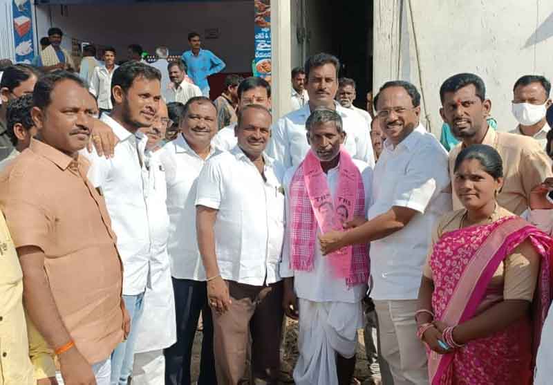 పేదలు ఆత్మగౌరవంతో బతకాలి