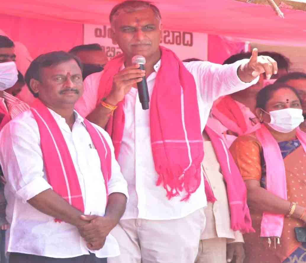 Huzurabad | రూ. 2016పెన్షన్ ఇచ్చినందుకు గవర్నమెంట్ ను కూలగొడతవా రాజేందర్..?