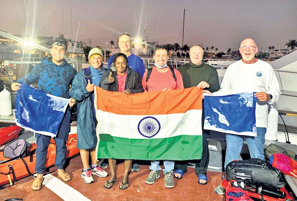 కేటలీనా చానెల్‌ను ఈదిన వెటరన్‌ స్విమ్మర్‌