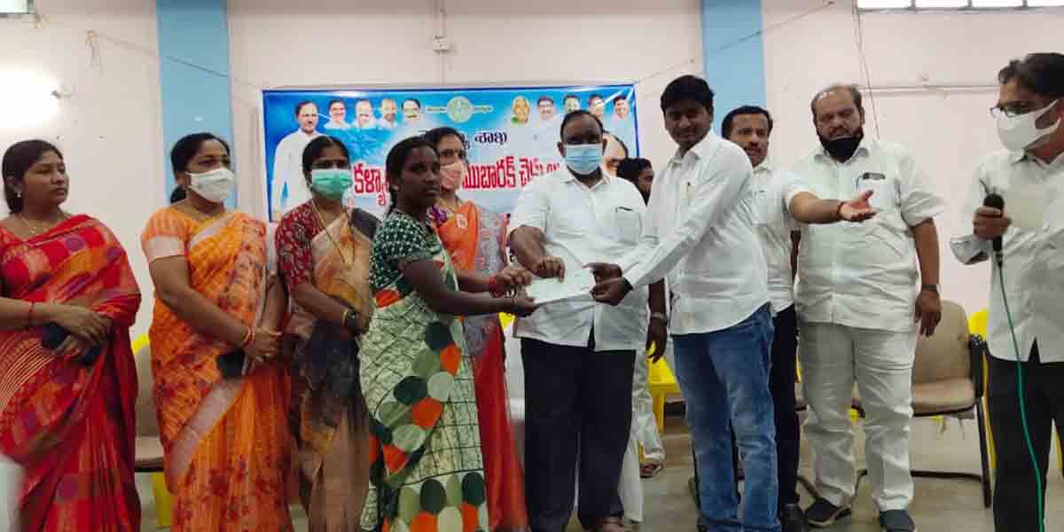 సంక్షేమ పథకాల అమలులో ప్రభుత్వం ముందంజ : ఎమ్మెల్యే వొడితెల