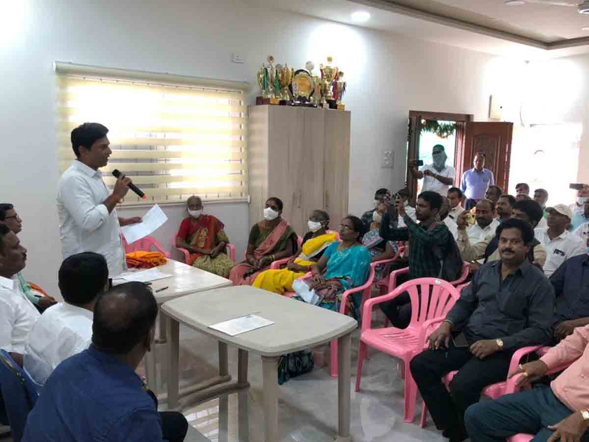 టైప్‌ రైటింగ్‌ సంస్థల సమస్యలు ప్రభుత్వం దృష్టికి తీసుకెళ్తా