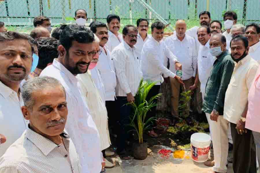 నాటిన ప్రతి మొక్కను సంరక్షించాలి : ఎమ్మెల్యే కేపీ వివేకానంద్‌