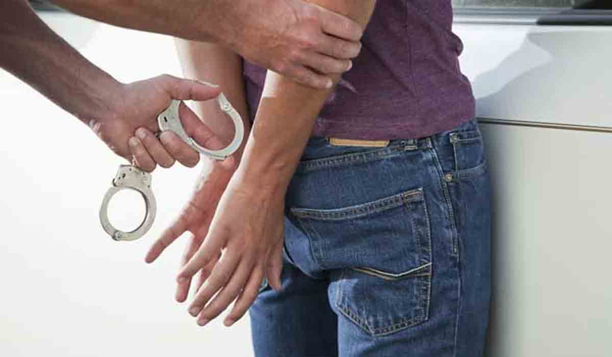 అమ్మాయిల ఫోటోలు మార్ఫింగ్ చేసి వేధింపులు.. 19 ఏళ్ల ఐఐటీ విద్యార్థి అరెస్టు