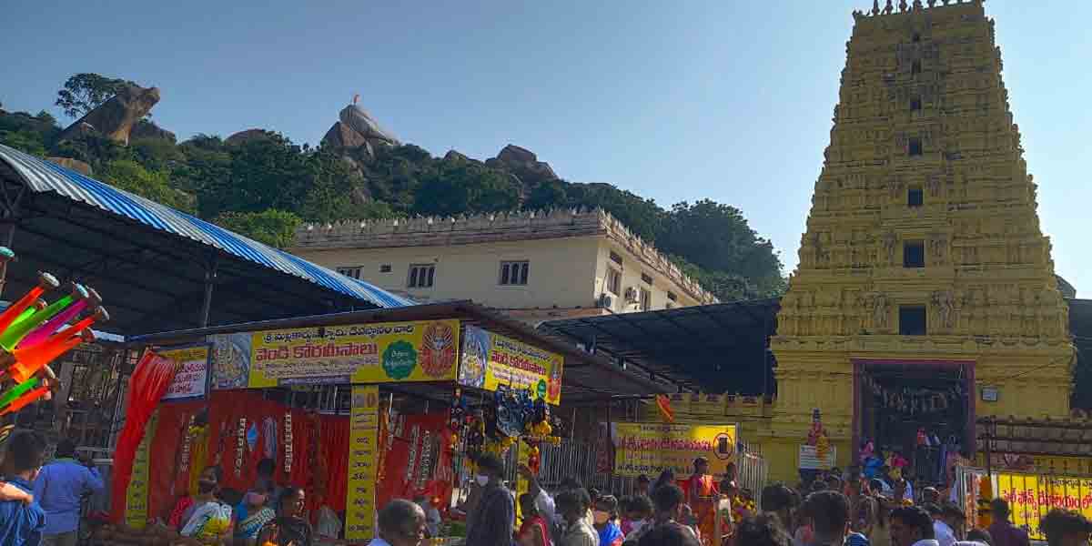 భక్తులతో కిటకిటలాడిన ‘మల్లన్న’ ఆలయం