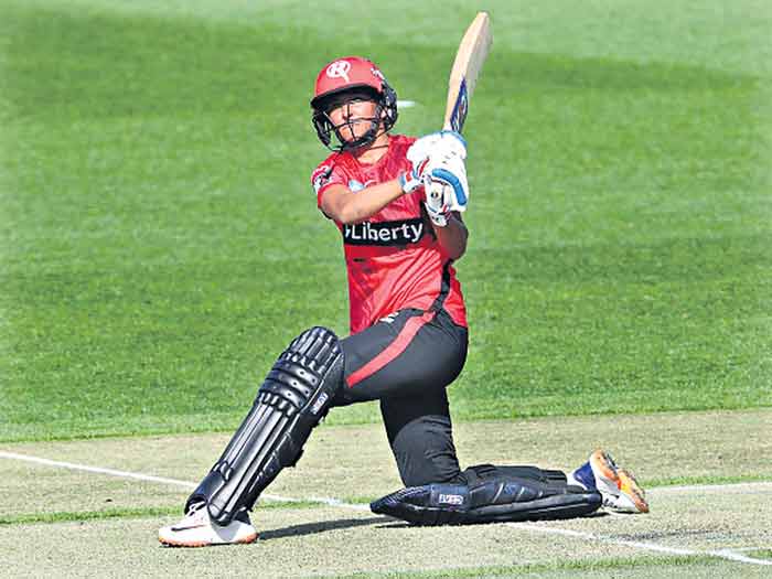 హర్మన్‌ ఆల్‌రౌండ్‌ మెరుపులు