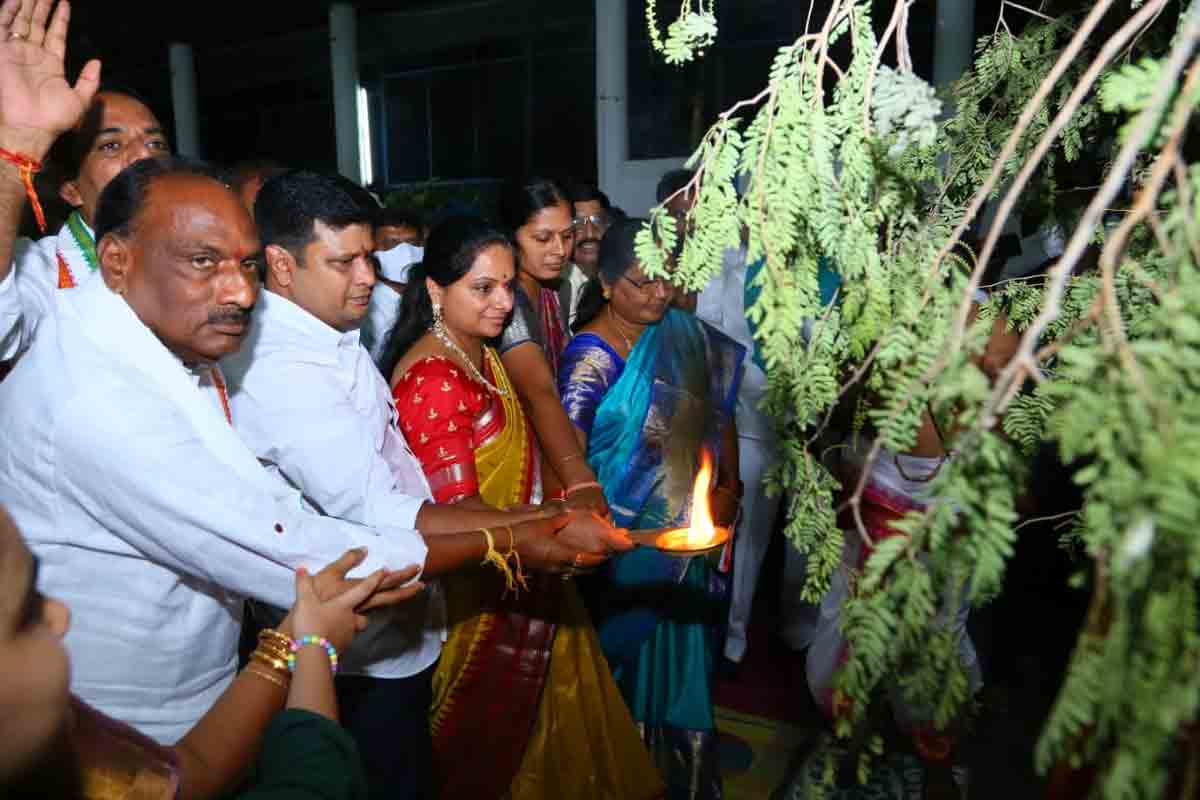 తెలంగాణ జాగృతి ఆధ్వ‌ర్యంలో నిజామాబాద్‌లో ద‌స‌రా వేడుక‌లు.. హాజ‌రైన ఎమ్మెల్సీ క‌విత‌