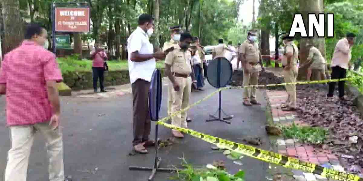 కాలేజీ క్యాంప‌స్‌లో విద్యార్థిని దారుణ‌హ‌త్య‌.. క్లాస్‌మేటే హంత‌కుడు..!