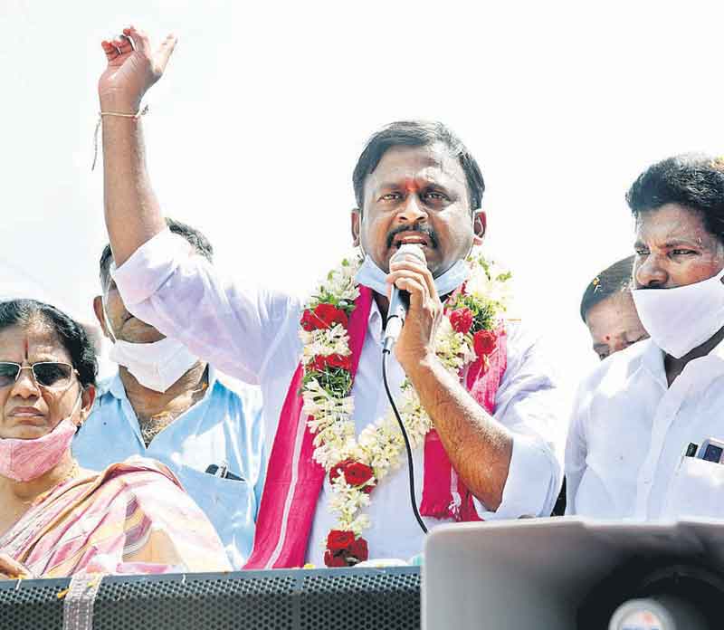 ఇన్నాళ్లూ ఏం చేయలె ..ఇప్పుడేం చేస్తడు