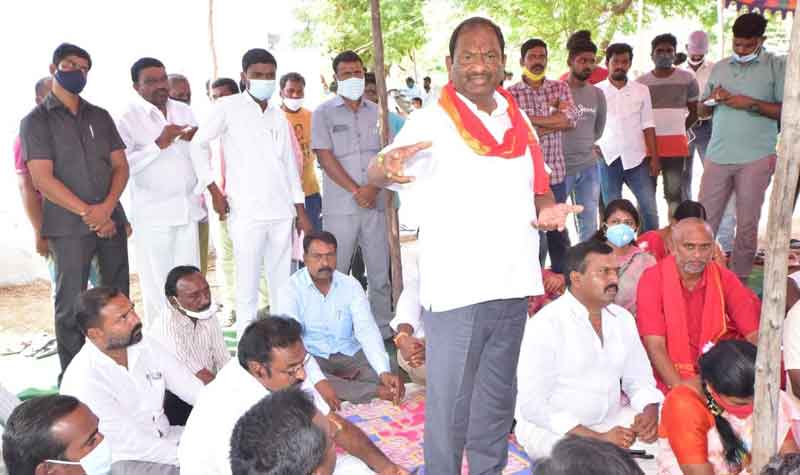 దళితులు బాగుపడడం ఈటలకు ఇష్టం లేదు