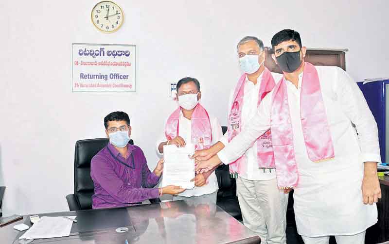 పెద్దలకు దోచిపెట్టేవాళ్లా..పేదలకు పంచేవాళ్లా..?