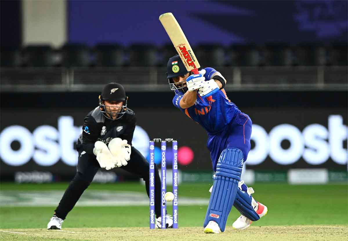 IND v NZ : కోహ్లీ అవుట్.. కష్టాల్లో భారత్