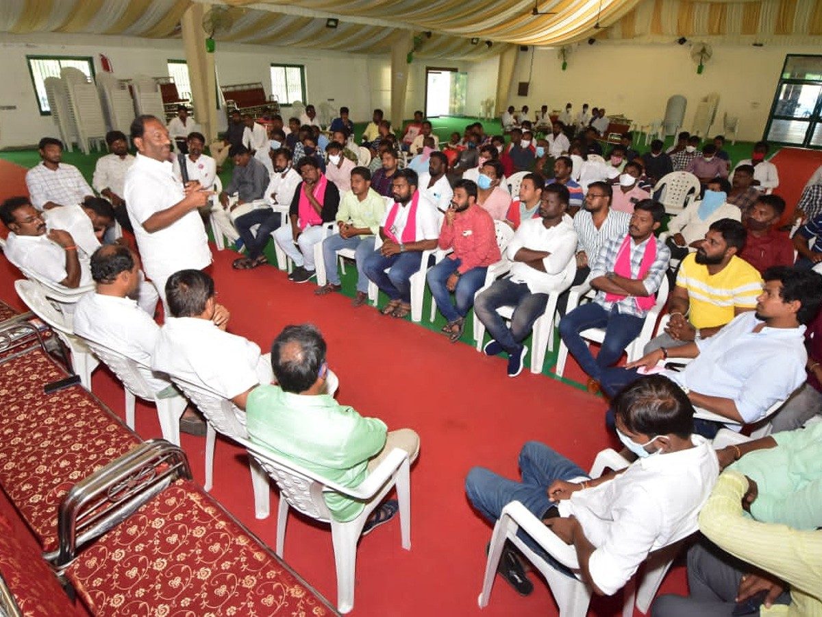 TRS | టీఆర్ఎస్‌లో చేరిన‌ బీజేపీ కార్య‌క‌ర్త‌లు..50 మందికి గులాబీ కండువాలు క‌ప్పిన మంత్రి కొప్పుల‌