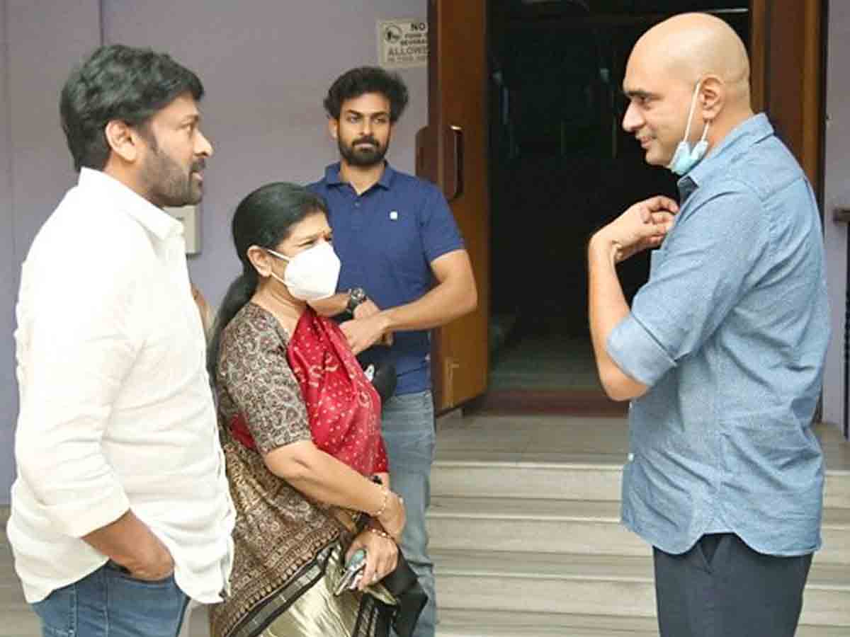 Chiranjeevi: కుటుంబంతో క‌లిసి ‘కొండ పొలం’ వీక్షించిన చిరంజీవి.. కామెంట్ ఏంటి?