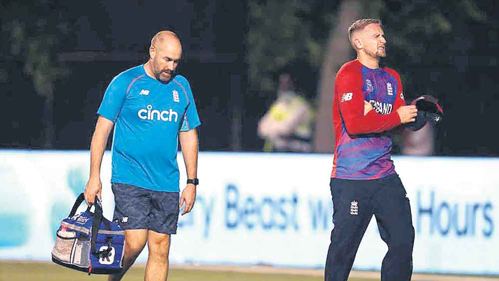 మెగాటోర్నీకి లివింగ్‌స్టోన్‌ దూరం?