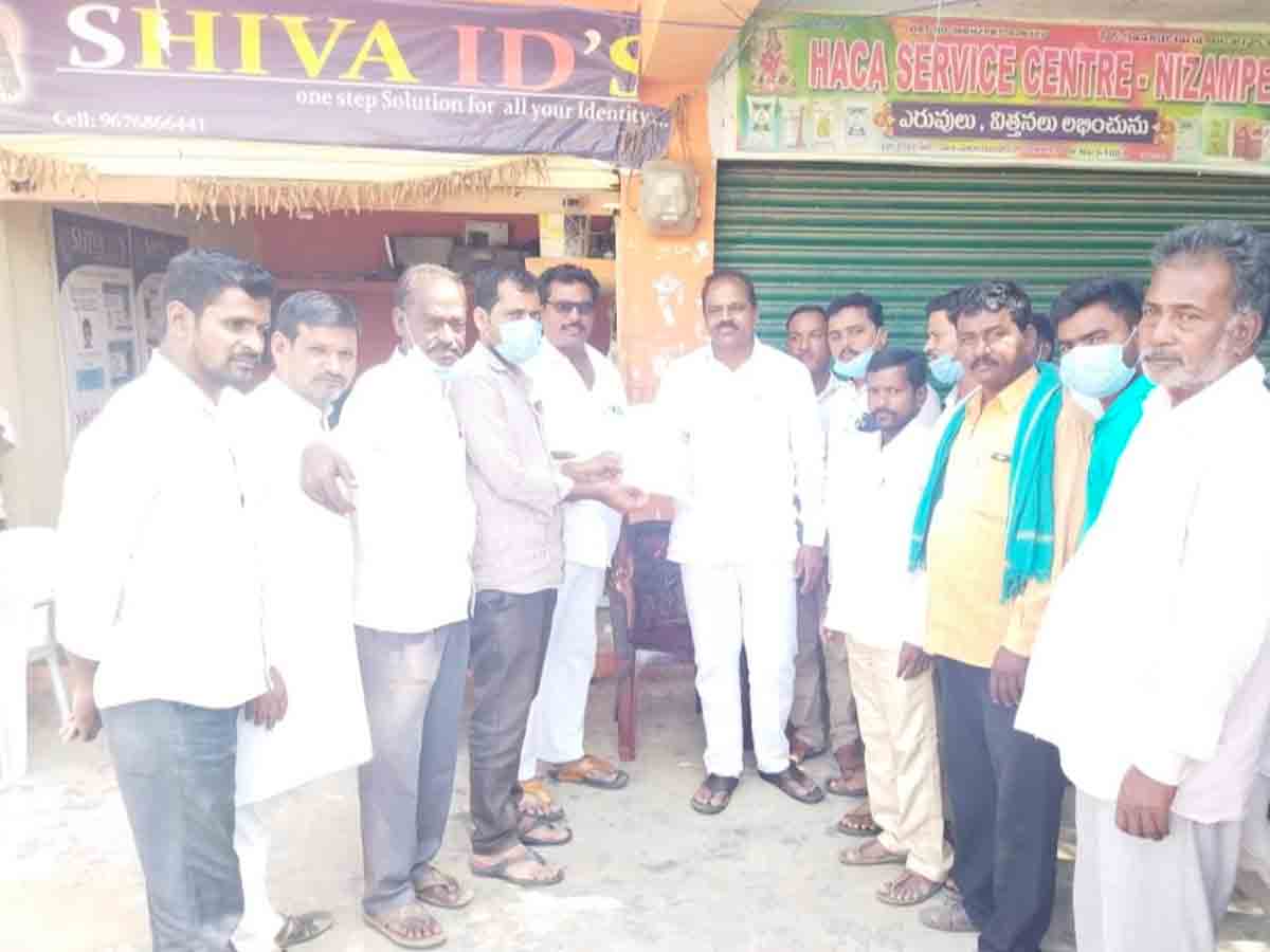 రూ.2.50 లక్షల ఎల్‌వోసీని అందజేసిన ఎమ్మెల్యే భూపాల్‌రెడ్డి