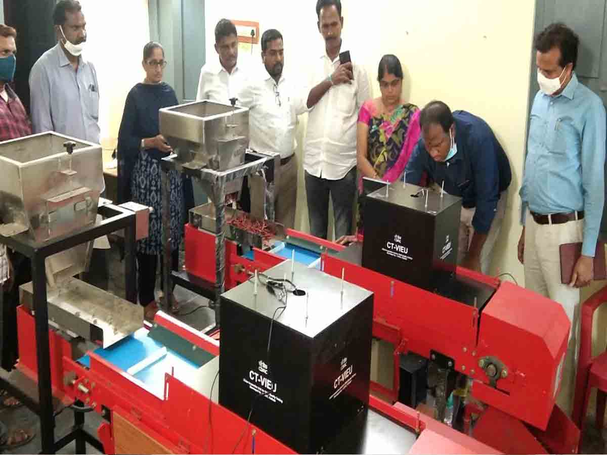 Khammam | కొత్త యంత్రాలను పరిశీలించిన వ్యవసాయ మార్కెట్ చైర్ పర్సన్ లక్ష్మీ ప్రసన్న..