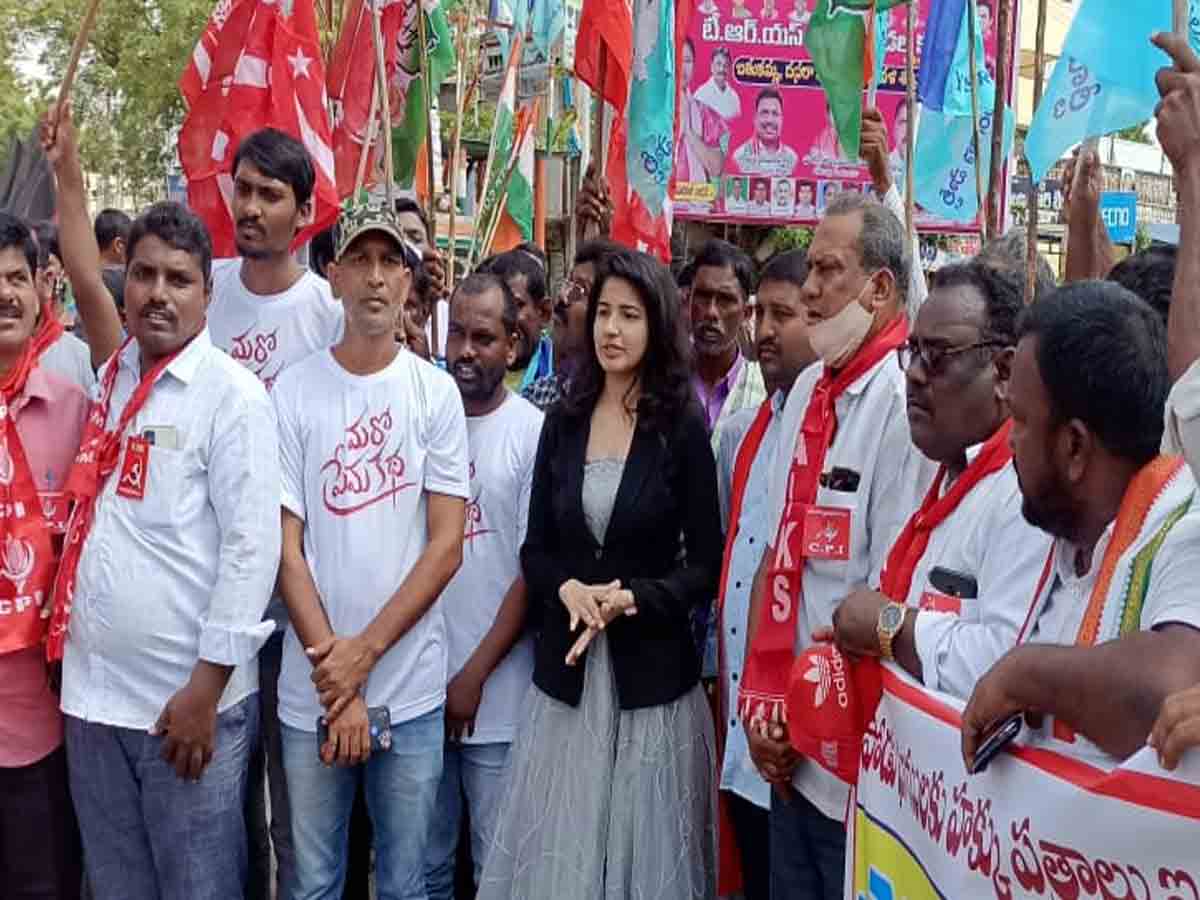 kothagudem | రైతులకు మద్దతు తెలిపిన చిత్రం యూనిట్.. ఎవరంటే..?