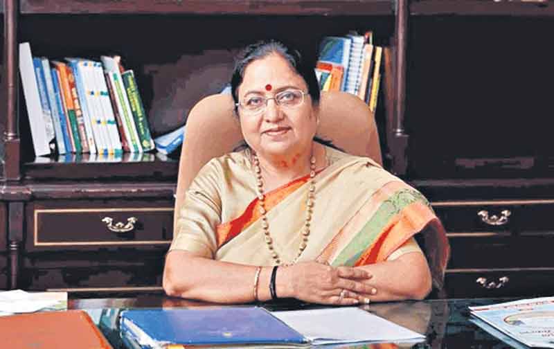 చీకటి పడ్డాక మహిళలు పోలీస్‌ స్టేషన్లకు వెళ్లొద్దు!