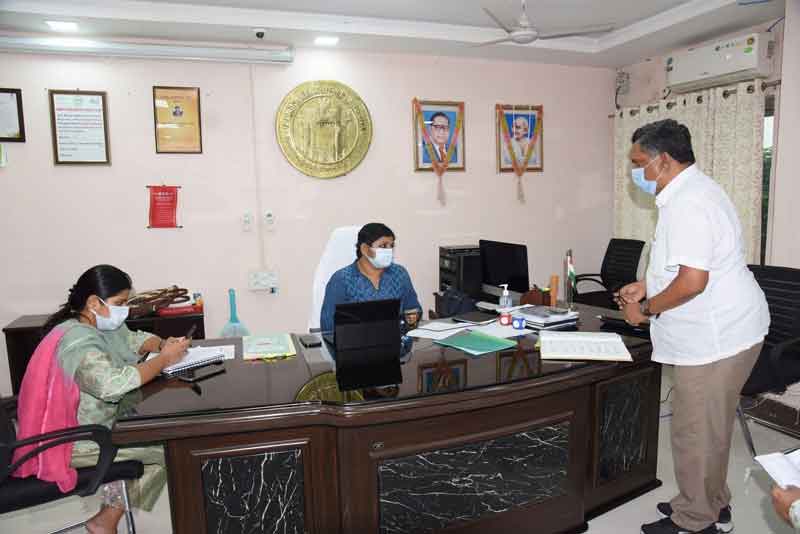 పరిశ్రమల స్థాపనకు సకాలంలో అనుమతివ్వాలి