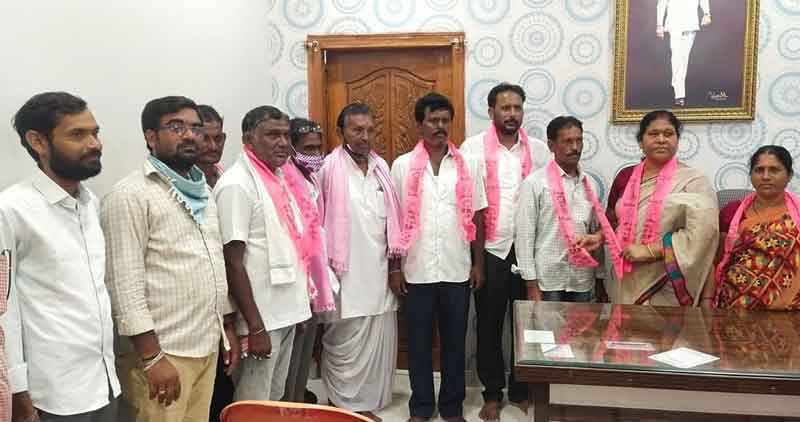 గులాబీ జెండా ప్రజలకు కొండంత అండ