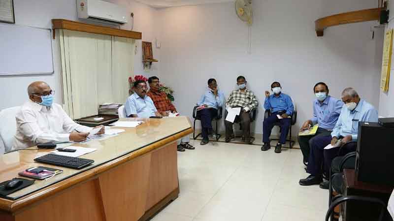 లక్ష్యానికి అనుగుణంగా ఉత్పత్తి సాధించాలి