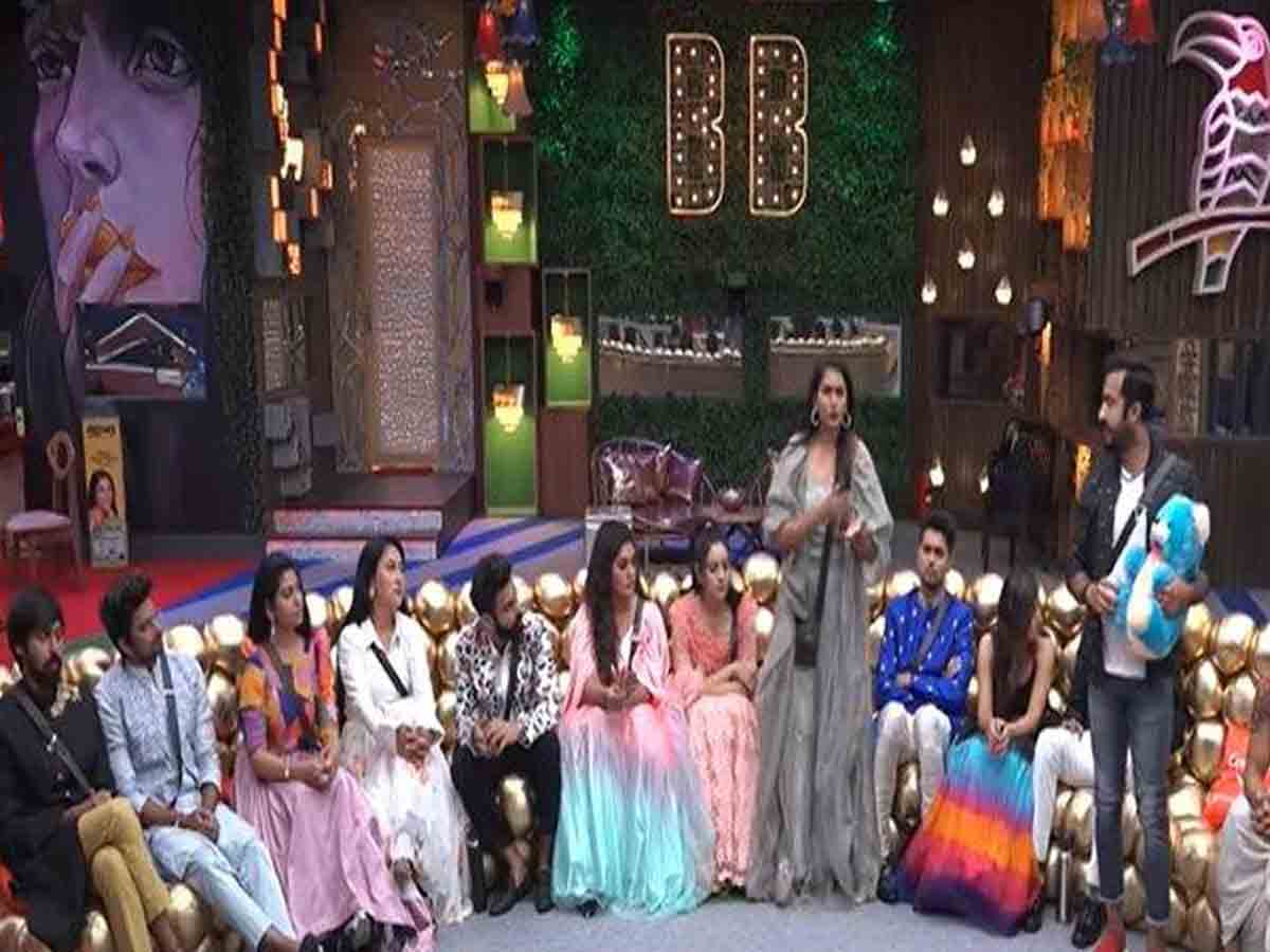 Nagarjuna: ఒక్కొక్క‌రికి లెఫ్ట్ అండ్ రైట్ క్లాస్ పీకిన నాగార్జున‌