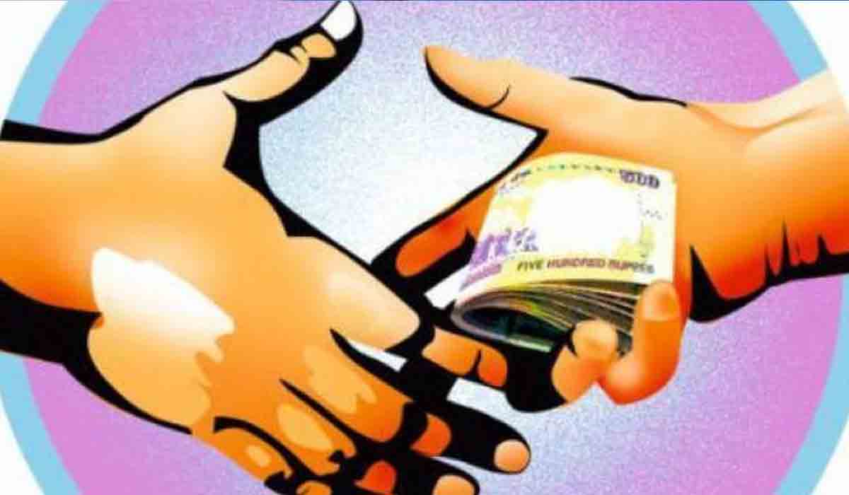 ఏసీబీకి చిక్కిన ఎస్పీడీసీఎల్ ఏఈ