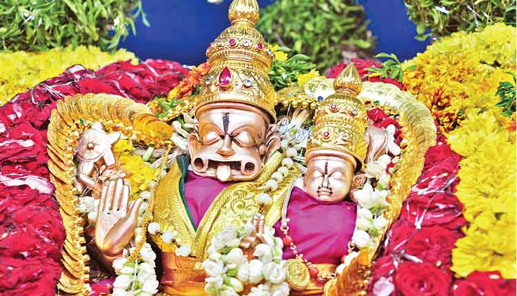 నారసింహుడికి విరాళాలు