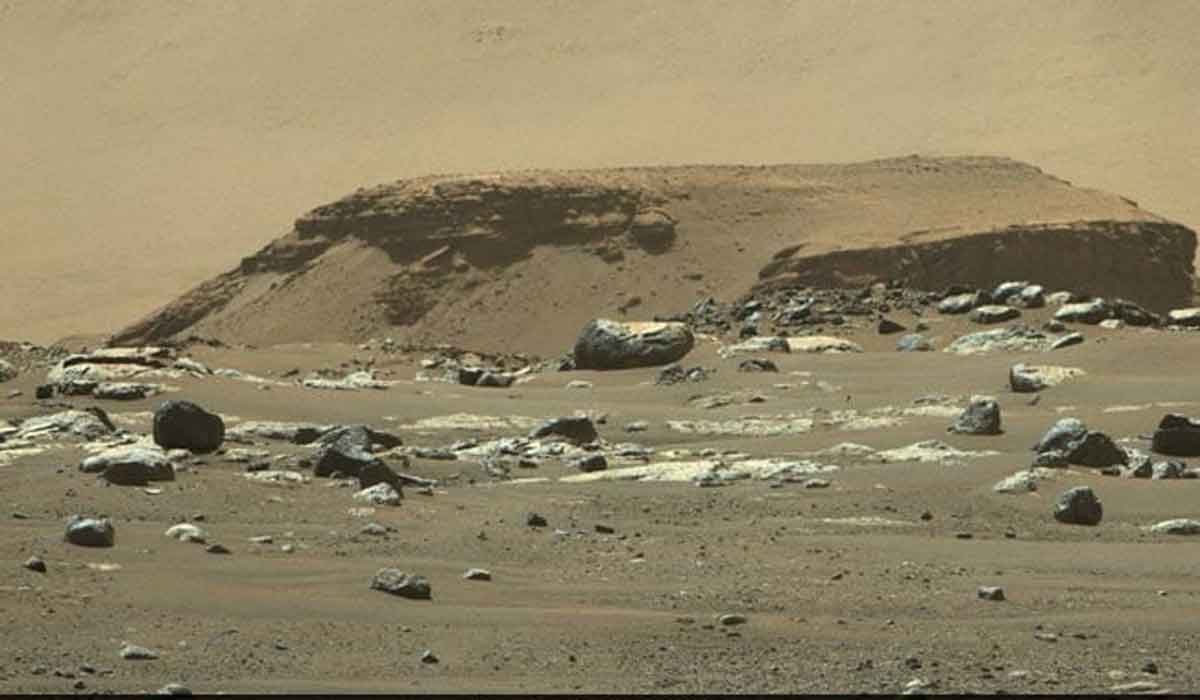 మార్స్‌పై న‌దీప‌రివాహ‌క ప్రాంతాలను గుర్తించిన నాసా రోవ‌ర్‌