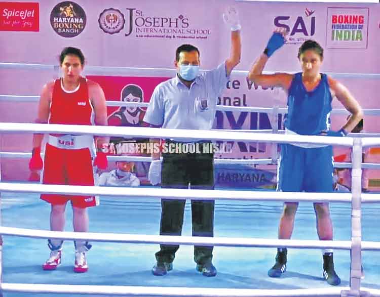 నిహారిక ముందంజ