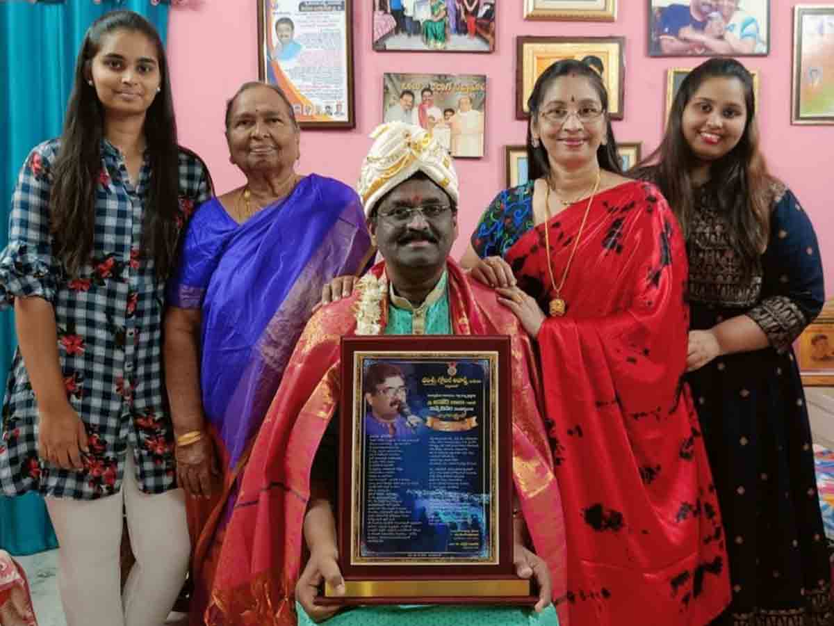 విదేశాలలో తెలుగుపాట మాధుర్యాన్ని చవిచూపిన వినోద్‌బాబు