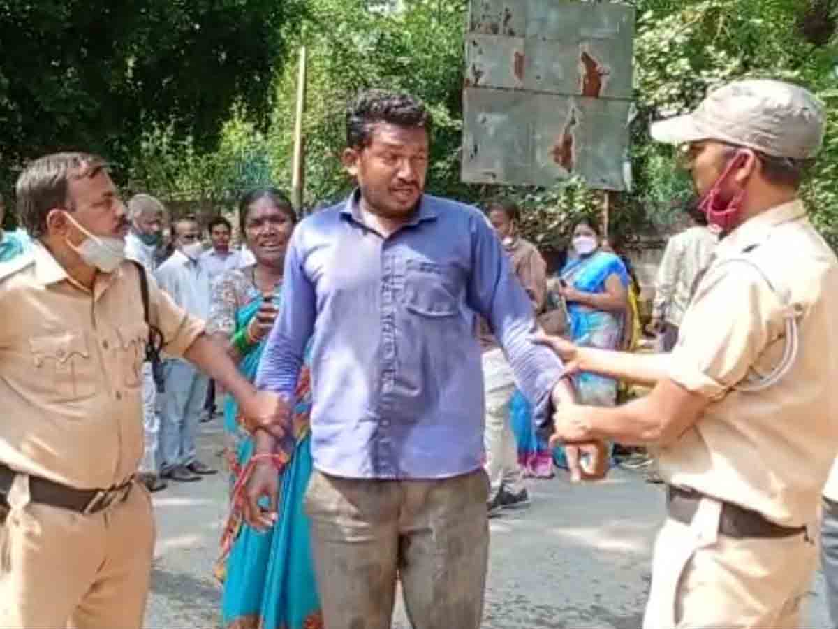 Nizamabad | కలెక్టరేట్‌లో వ్యక్తి ఆత్మహత్యాయత్నం