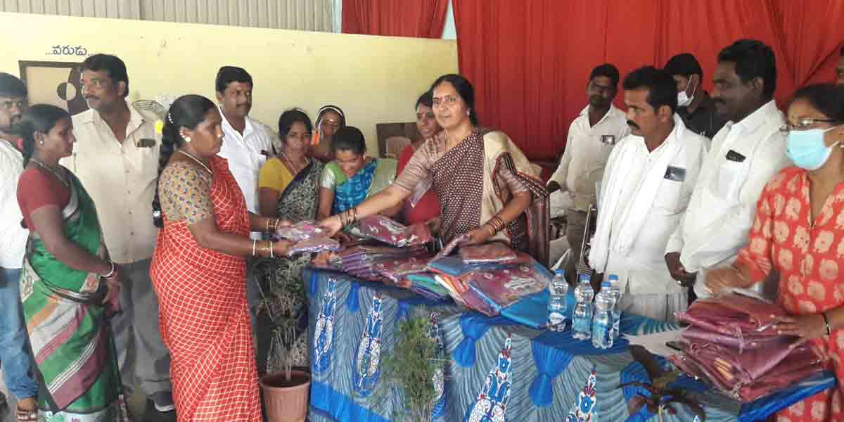 స్వరాష్ట్రంలో పండుగలకు ప్రభుత్వం పెద్దపీట : ఎమ్మెల్యే పద్మాదేవేందర్‌రెడ్డి