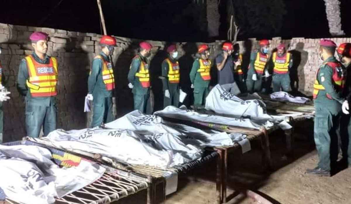 Father kills Daughter | కూతురు లవ్ మ్యారేజ్ చేసుకుందని.. ఇంటికి నిప్పుపెట్టిన తండ్రి