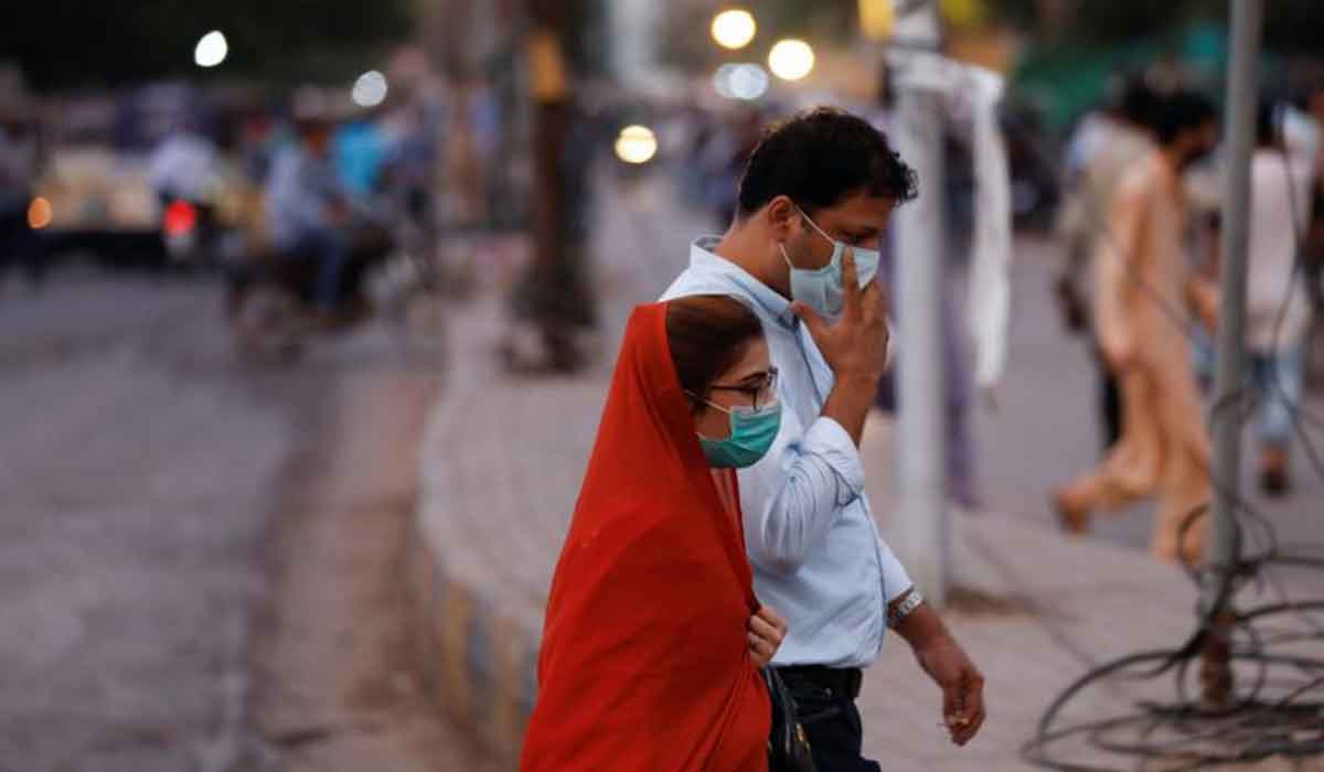 పాకిస్థాన్‌లో క‌రోనా కొత్త వేరియంట్ క‌ల‌వ‌రం..
