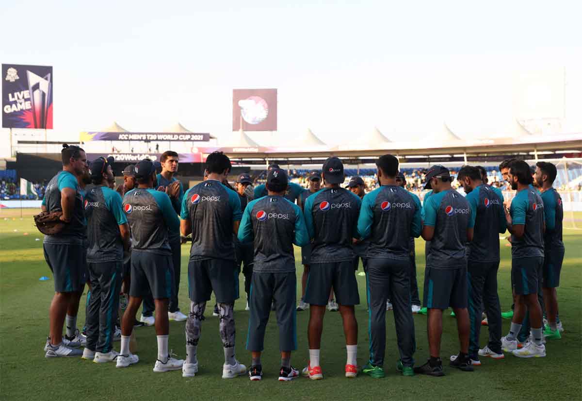 Pak vs NZ : టాస్ గెలిచి ఫీల్డింగ్ ఎంచుకున్న పాకిస్థాన్‌