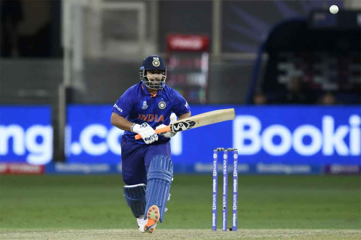 IND v NZ : రిష‌బ్ పంత్ అవుట్.. త‌డ‌బ‌డుతున్న భార‌త్‌