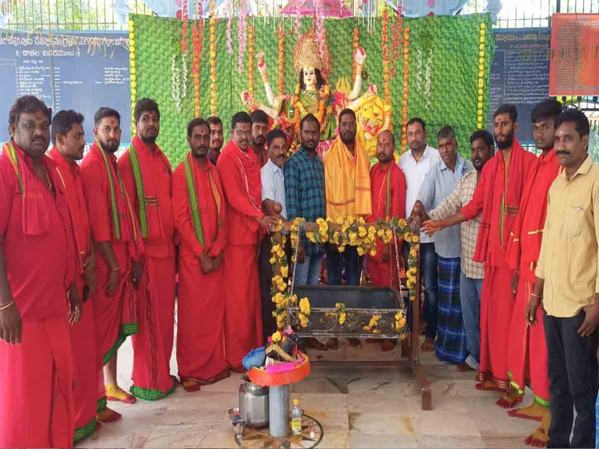 pegadapally | రాజన్న ఆలయానికి పల్లకీ విరాళంగా అందించిన ముస్లిం యువకుడు..