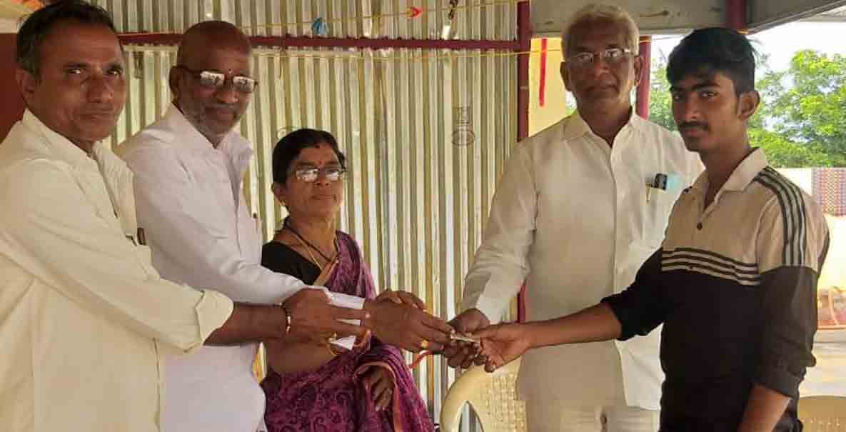 Khammam | జాతీయ క్రీడాకారునికి ఆర్థిక సాయం అందించిన దాతలు..