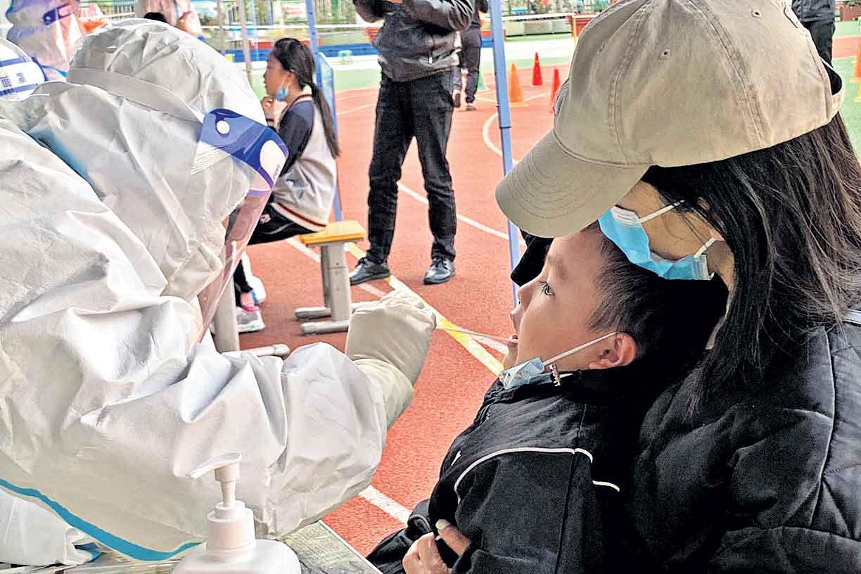 చైనాలో డెల్టా బుసలు