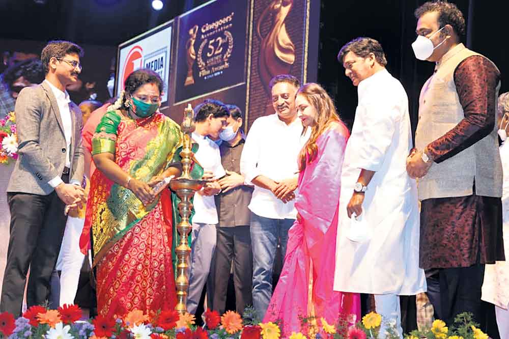 అవార్డులు బాధ్యతను పెంచుతాయి