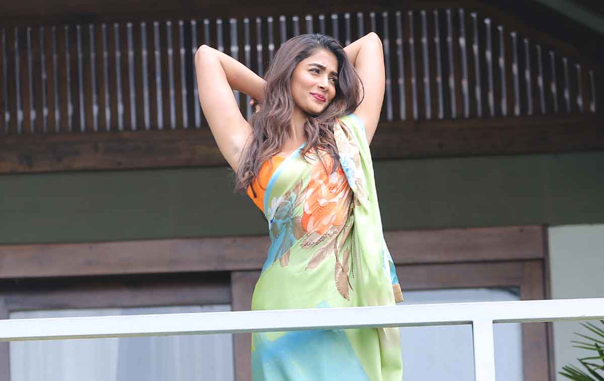 Pooja Hegde : విభ పంచే వినోదం