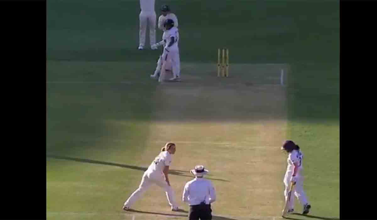 అంపైర్ నాటౌట్‌గా ప్ర‌క‌టించినా.. వెనుదిరిగిన ఇండియ‌న్ బ్యాట‌ర్‌.. వీడియో