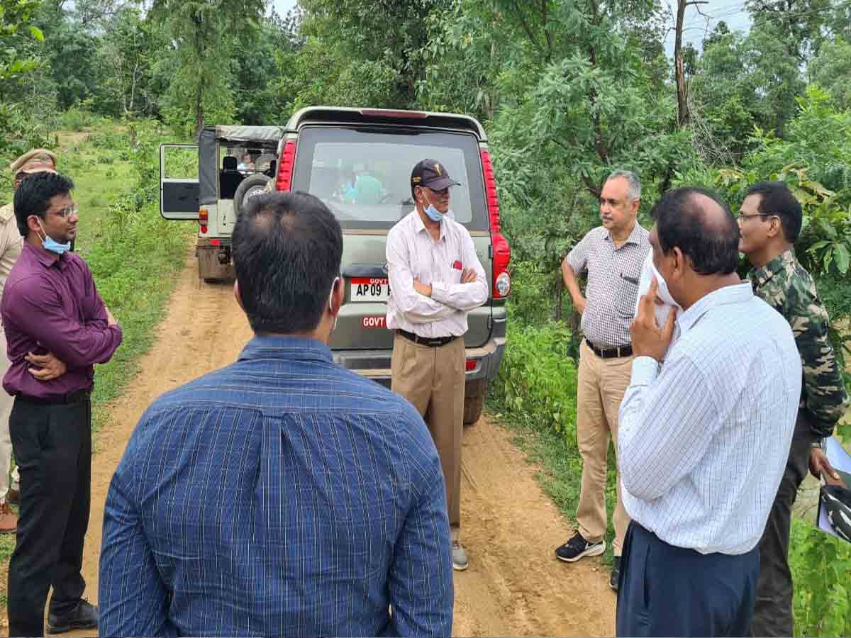 Bathukamma festival | బతుకమ్మ నిమజ్జన ఏర్పాట్లను పరిశీలించిన కలెక్టర్ రాహుల్ రాజ్..