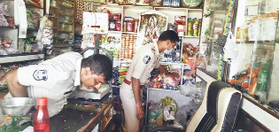 crime : నిషేధిత గుట్కాలను విక్రయిస్తే కేసు