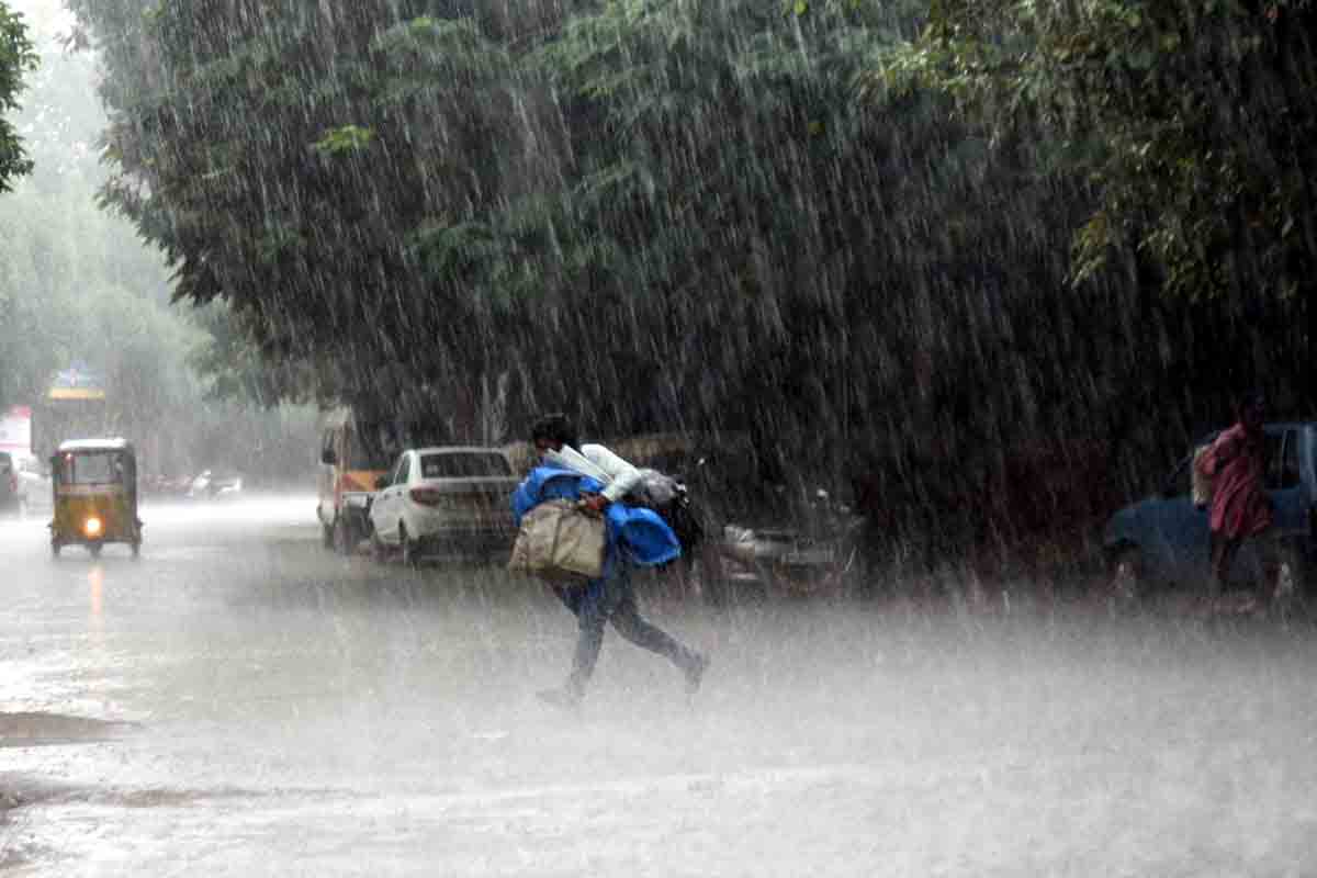 హైద‌రాబాద్‌లో కుండపోత వ‌ర్షం