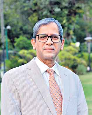 అలాంటి పోలీసులు మూల్యం చెల్లించాల్సిందే