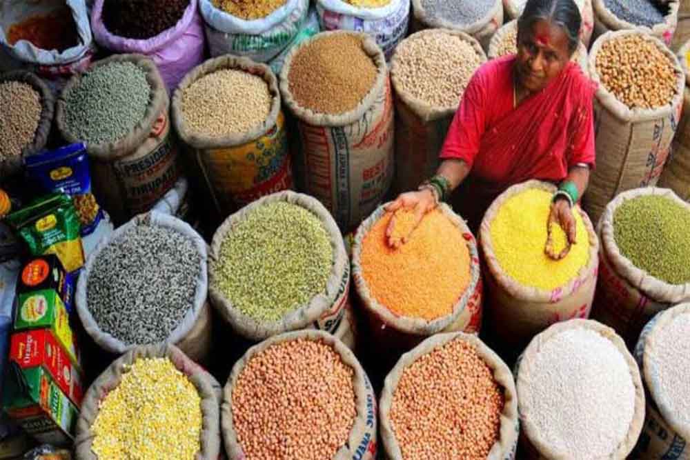 పారిశ్రామికం పరుగు.. తగ్గిన రిటైల్‌ ధరలు