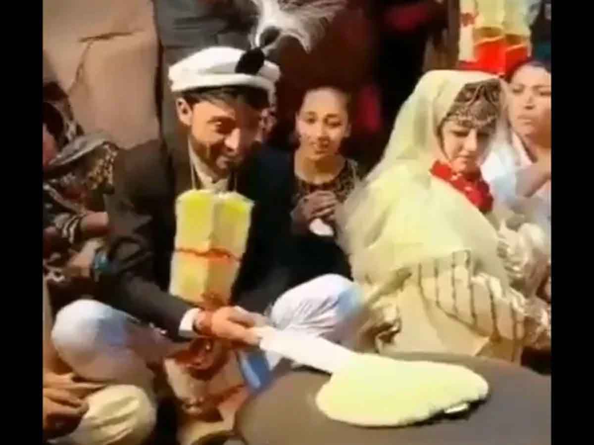 Viral Video : ఇదే క‌దా భార్యాభ‌ర్త‌ల‌ మ‌ధ్య ఉండాల్సిన బంధం.. ఎంత బాగా చూపించారు